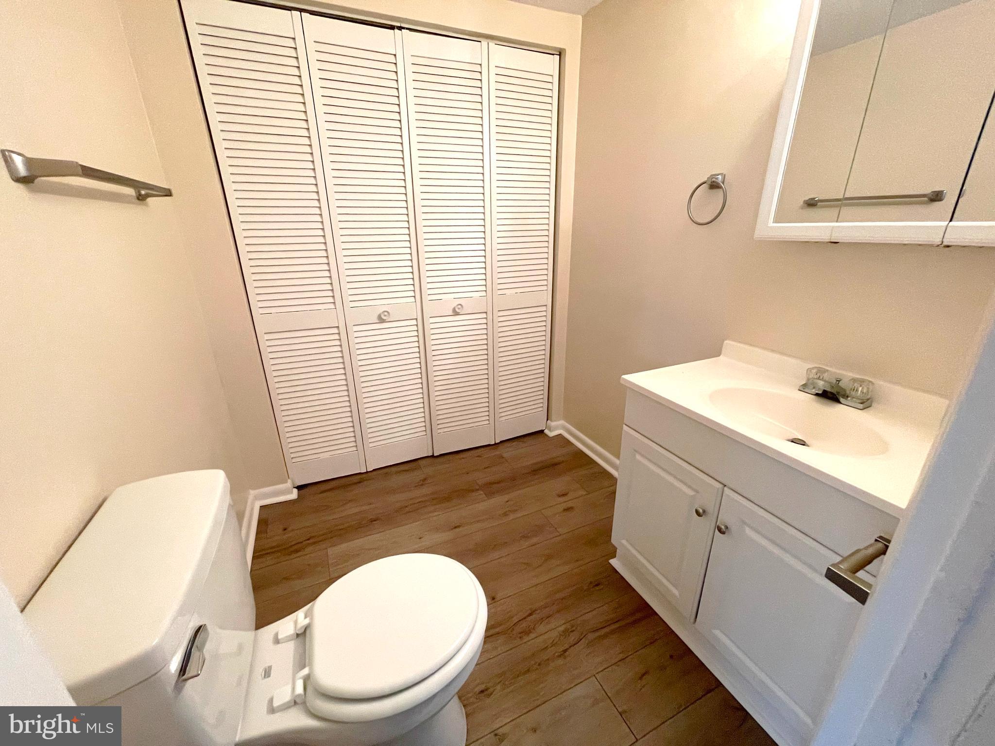 COLONY SQUARE - Residential Lease