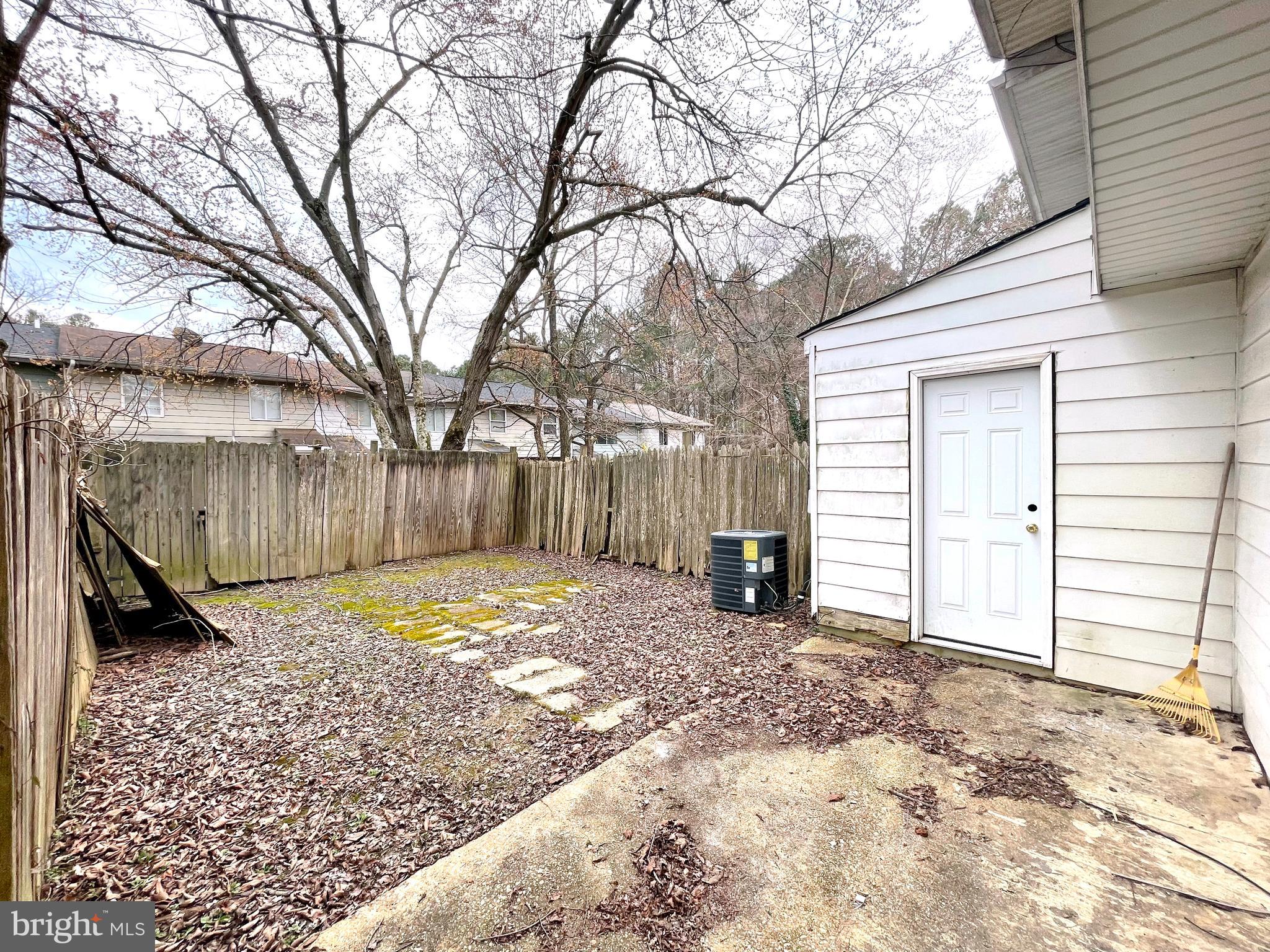 COLONY SQUARE - Residential Lease