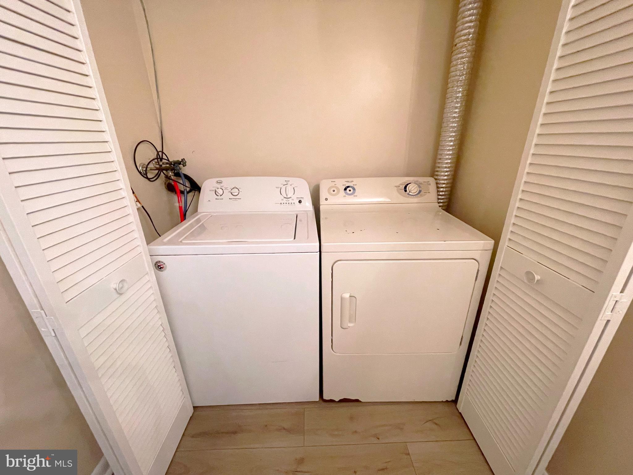 COLONY SQUARE - Residential Lease