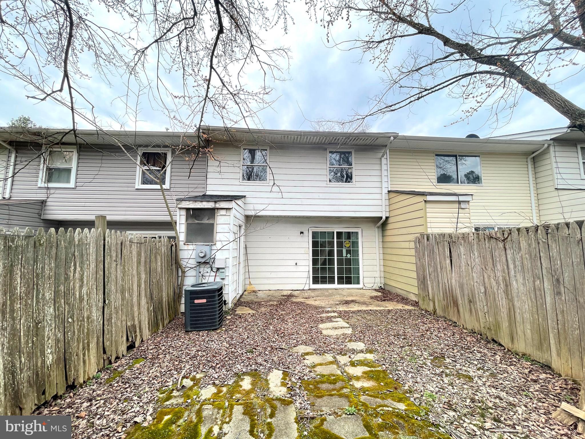 COLONY SQUARE - Residential Lease