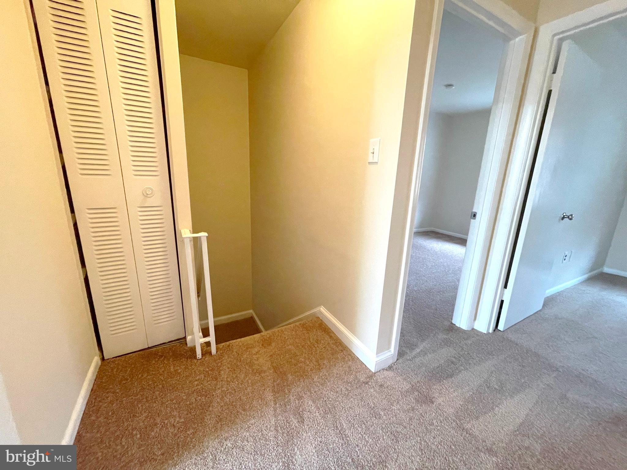 COLONY SQUARE - Residential Lease