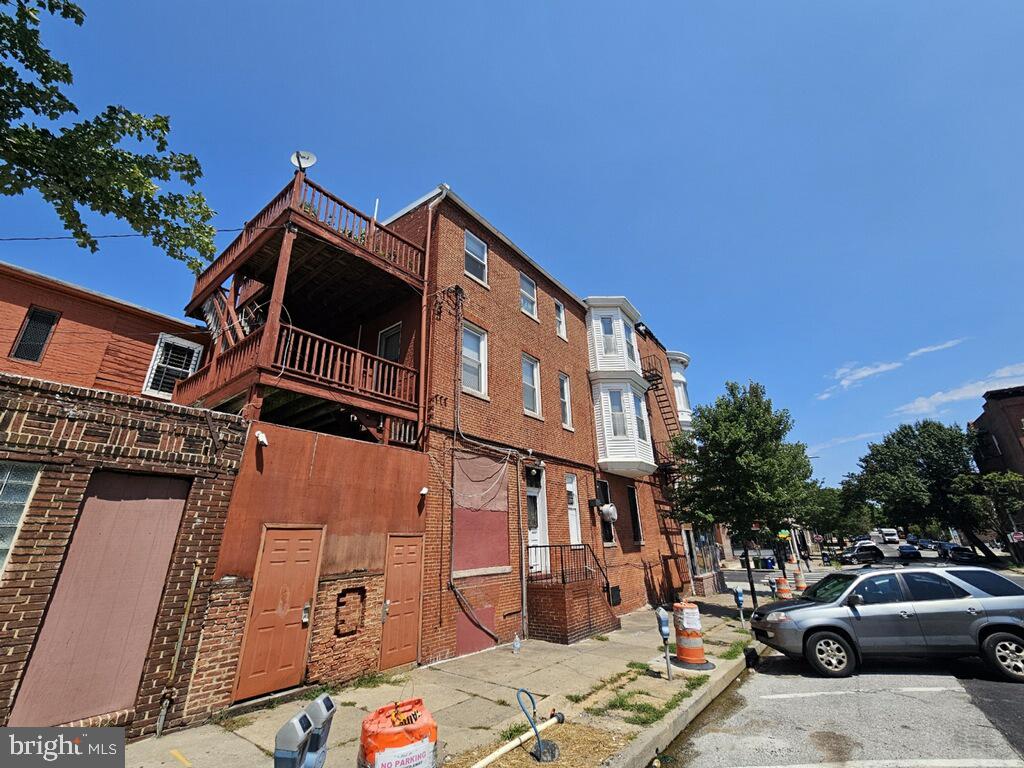OLD GOUCHER - Commercial Lease