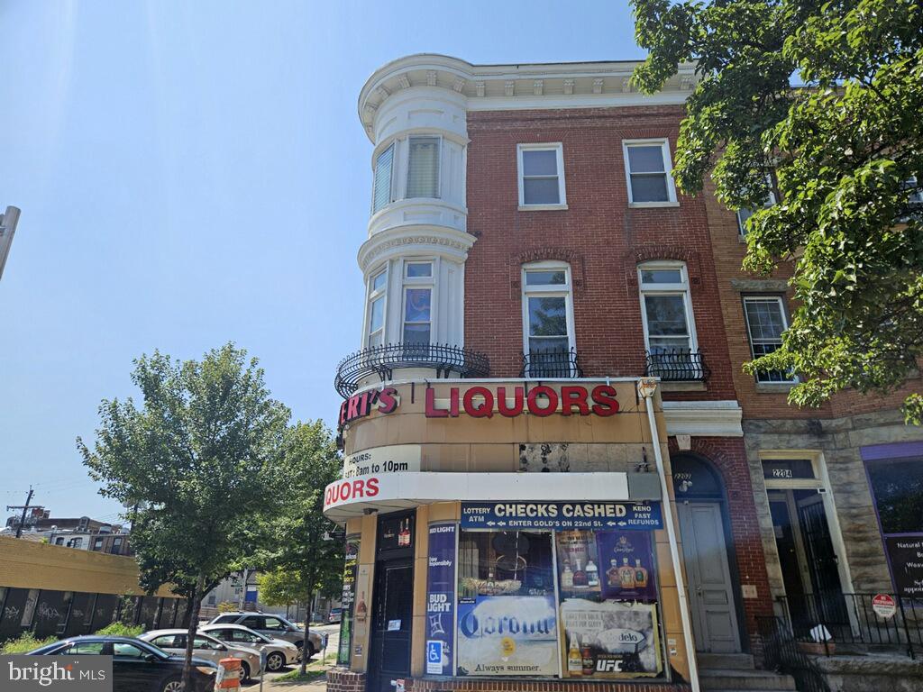 OLD GOUCHER - Commercial Lease