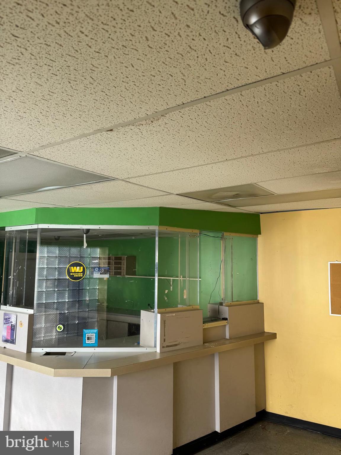 OLD GOUCHER - Commercial Lease