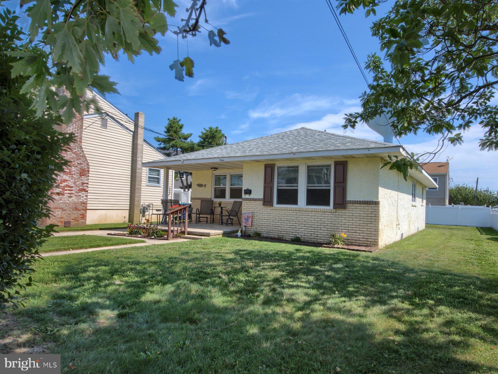 3 GIRARD PLACE