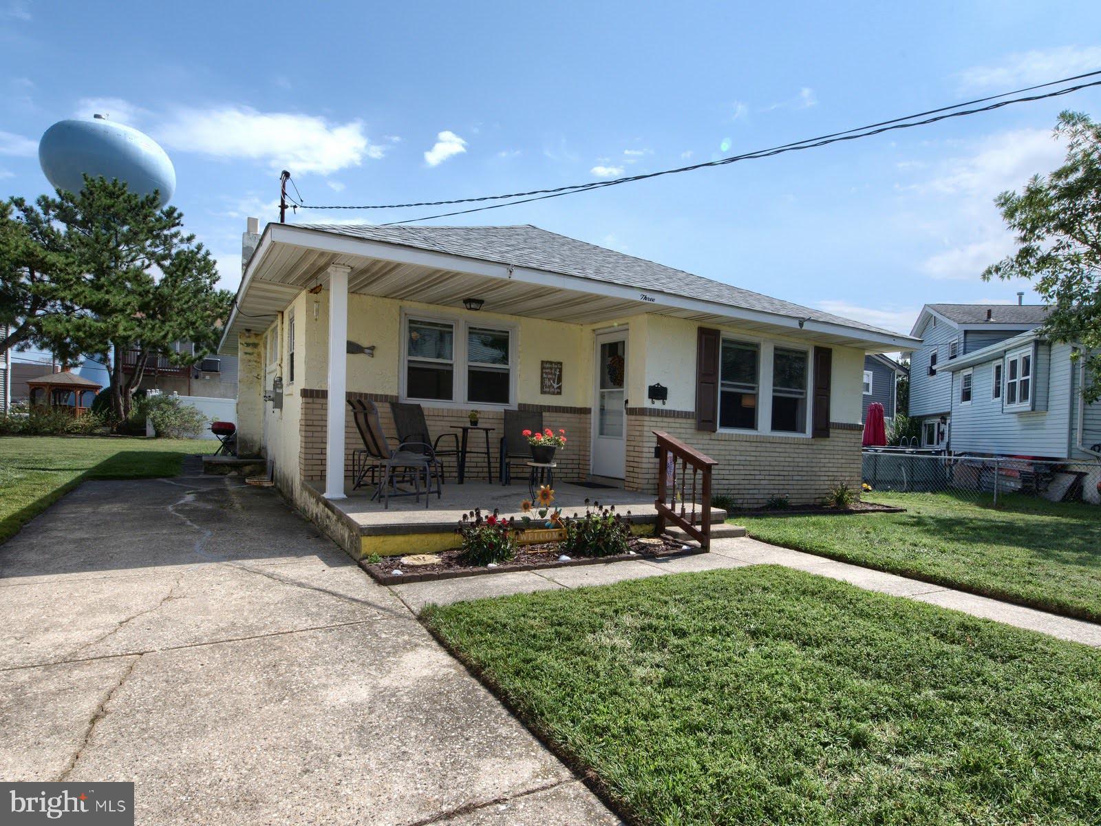 3 GIRARD PLACE