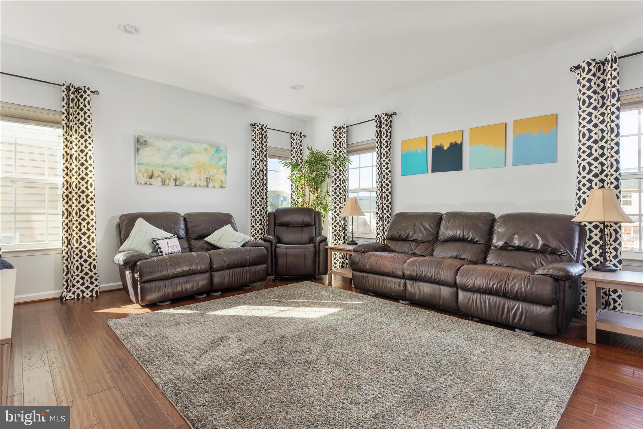 LOVETTSVILLE TOWN CENTER - Residential