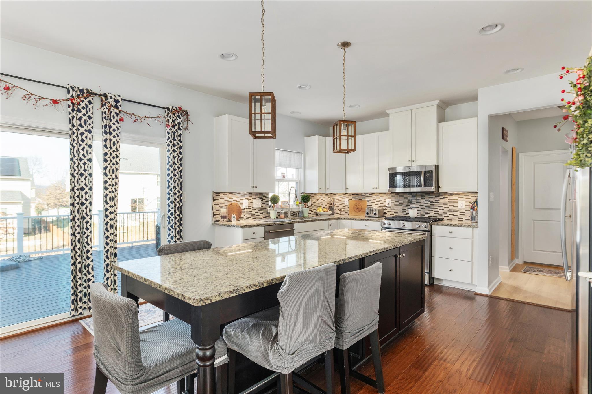 LOVETTSVILLE TOWN CENTER - Residential