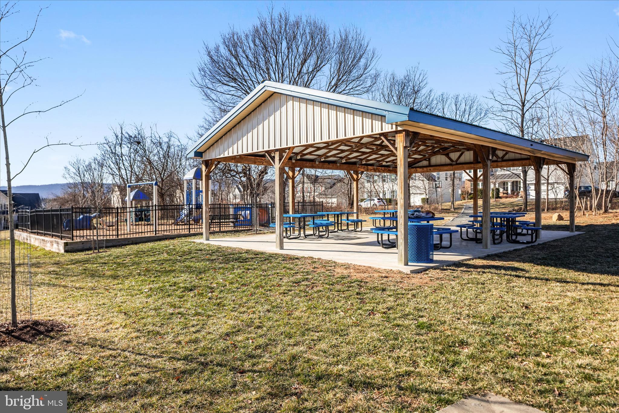 LOVETTSVILLE TOWN CENTER - Residential