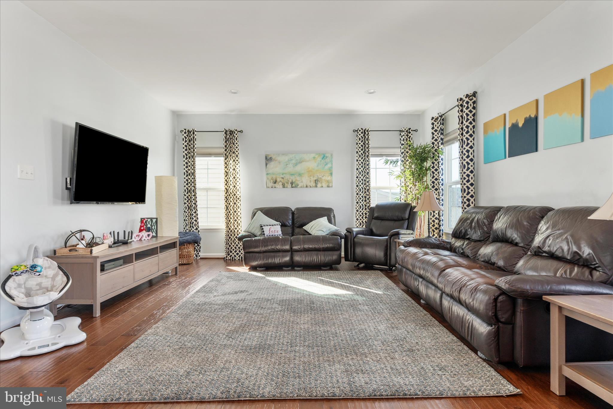 LOVETTSVILLE TOWN CENTER - Residential