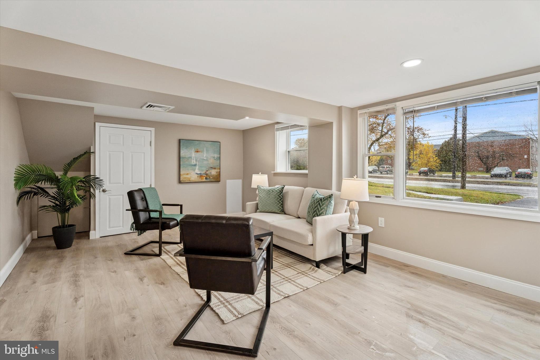 THE SUMMIT - Residential