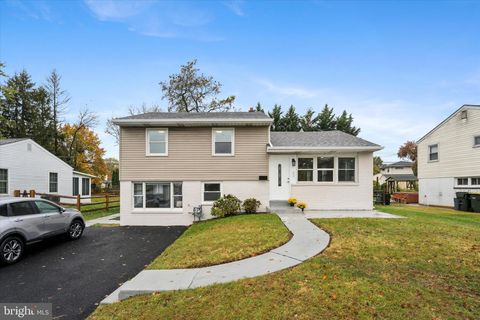 Photo of 2710 E County Line Road, HATBORO, PA 19040 (MLS # PAMC2159958) Photo of 2710 E County Line Road, HATBORO, PA 19040 (MLS # PAMC2159958)