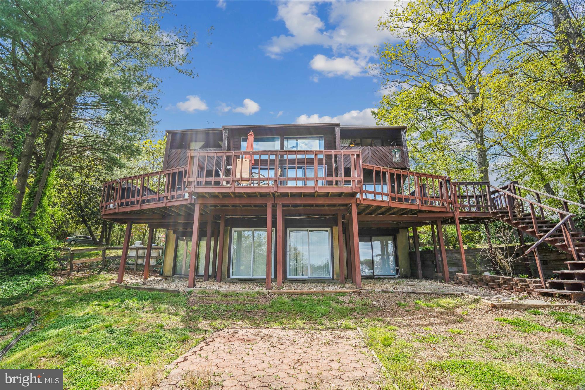 LAKE SHORE - Residential