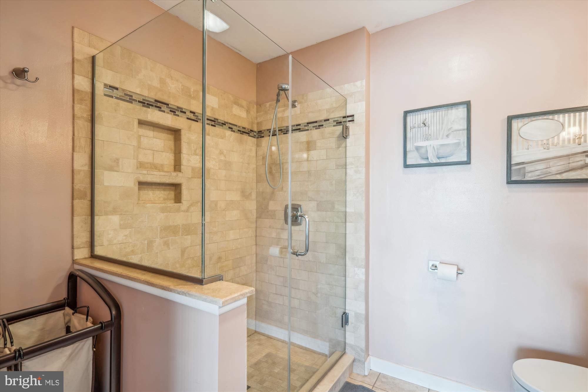 LAKE SHORE - Residential