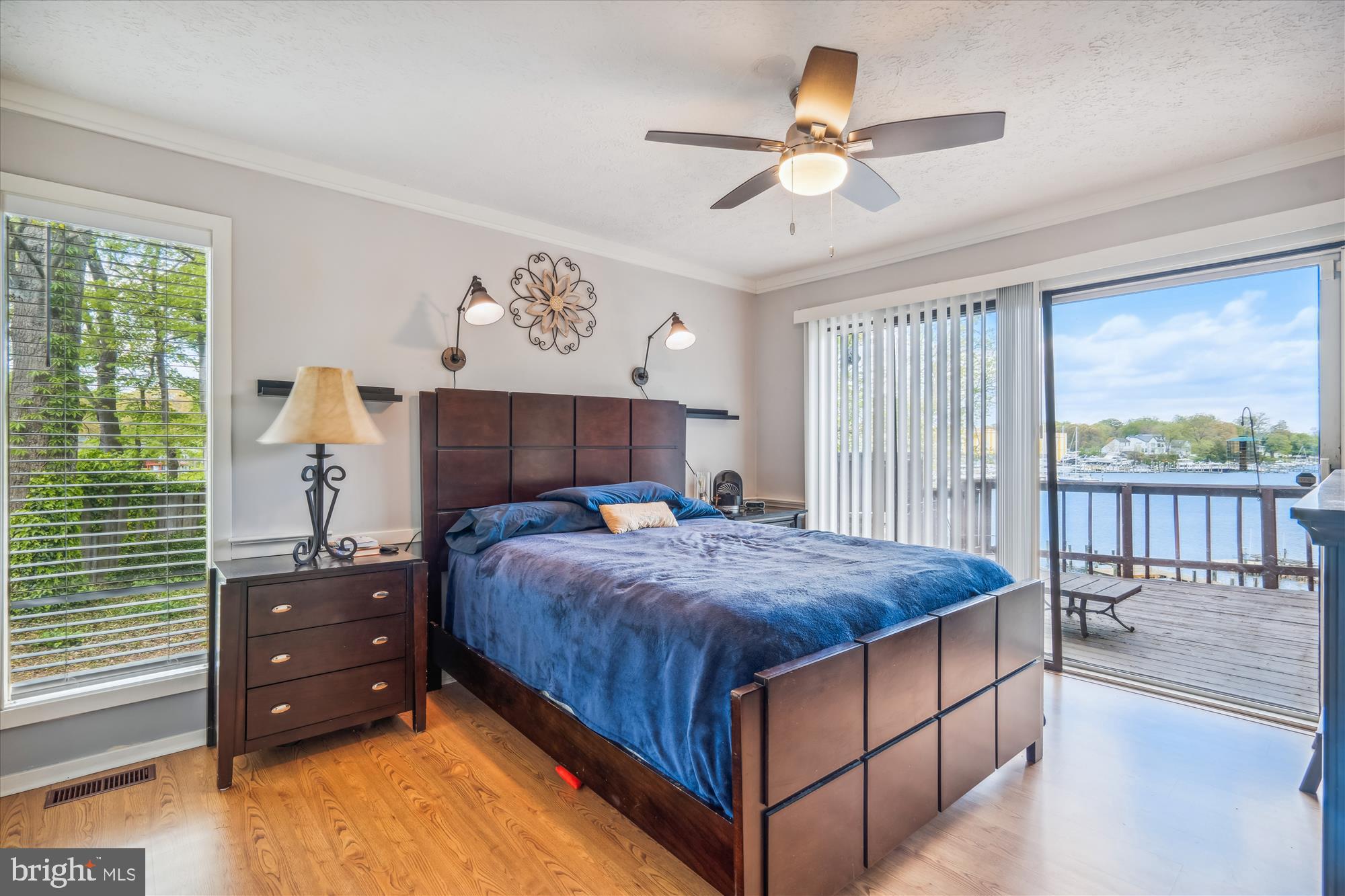 LAKE SHORE - Residential