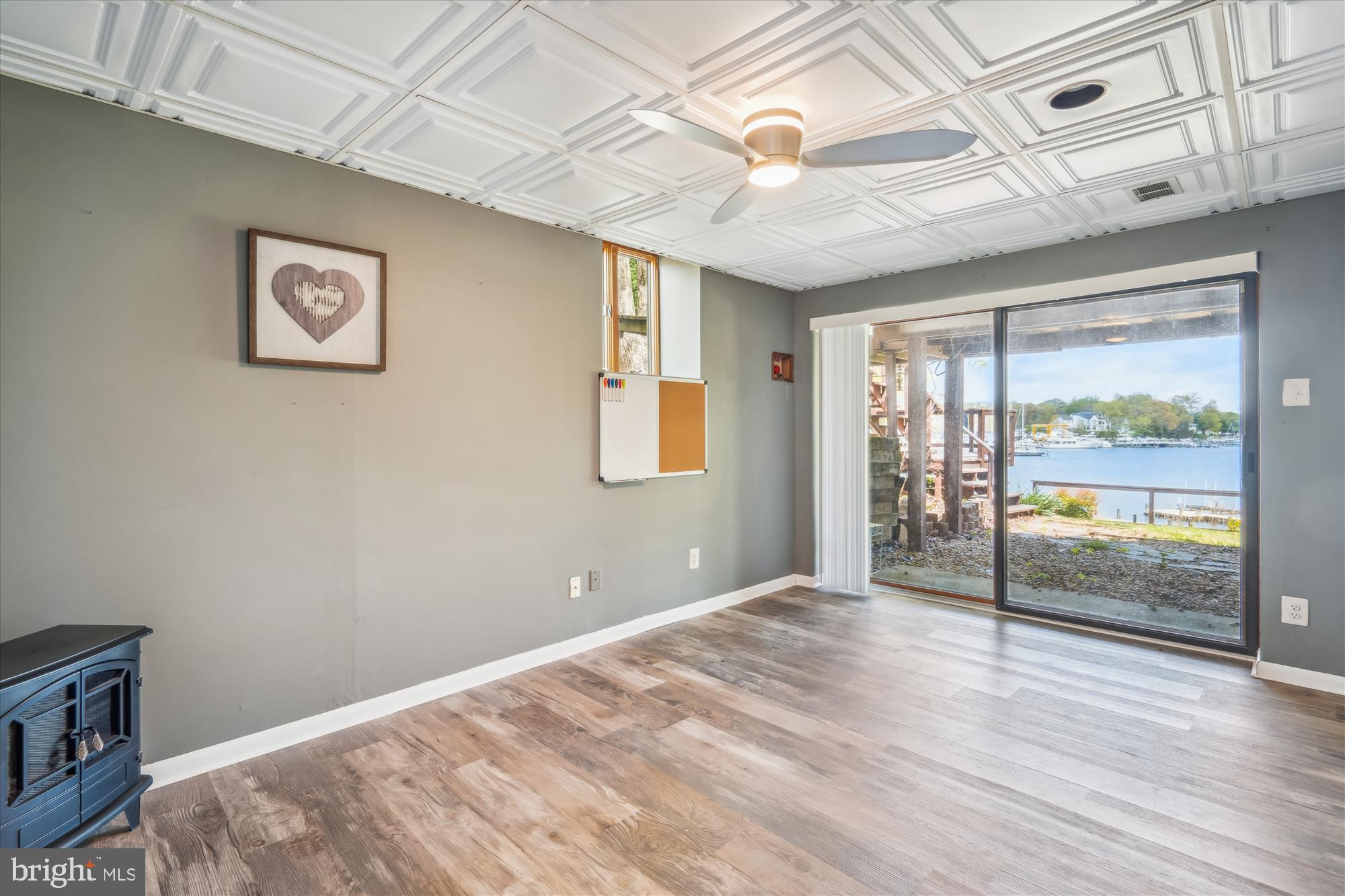 LAKE SHORE - Residential