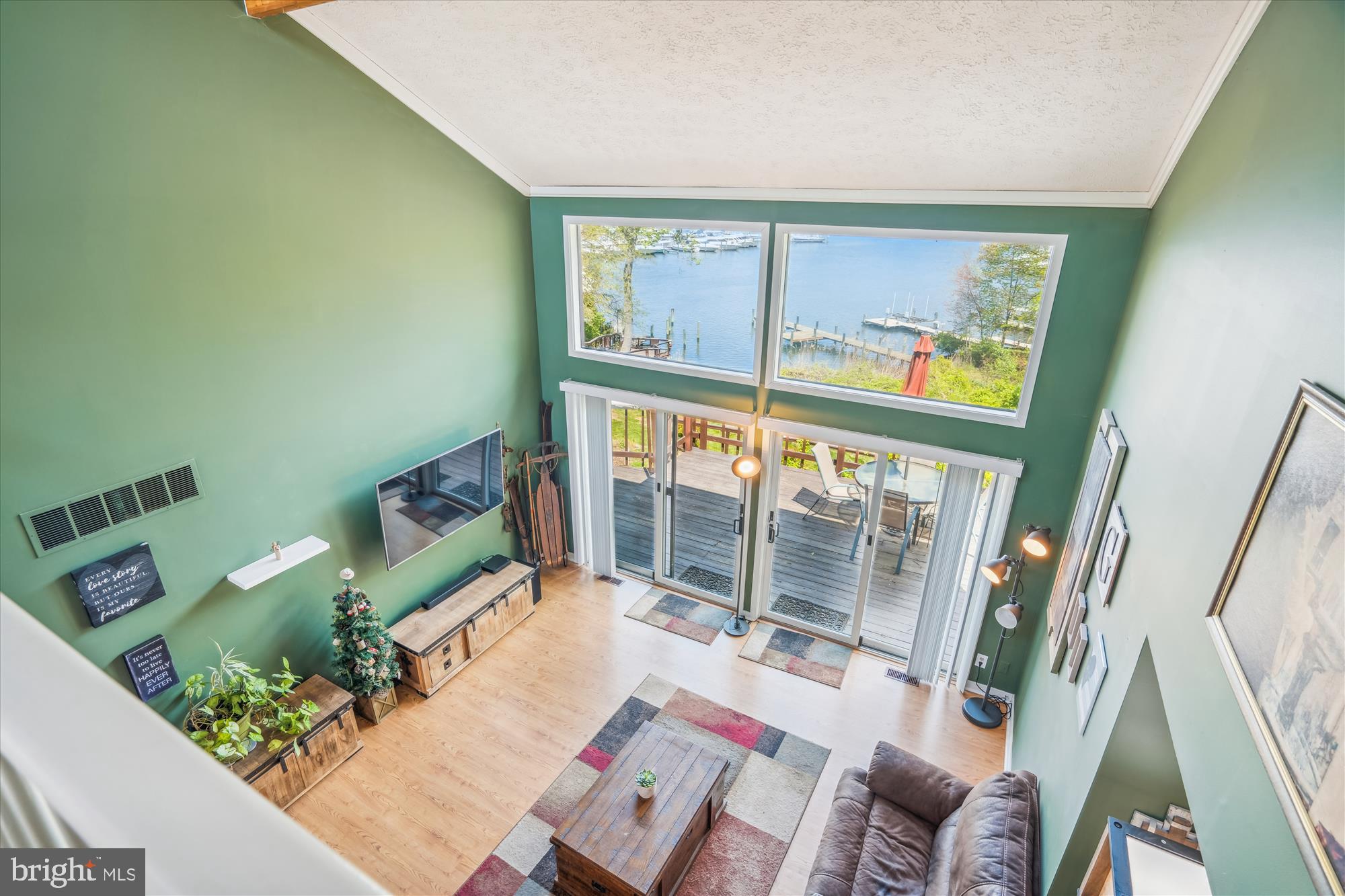 LAKE SHORE - Residential