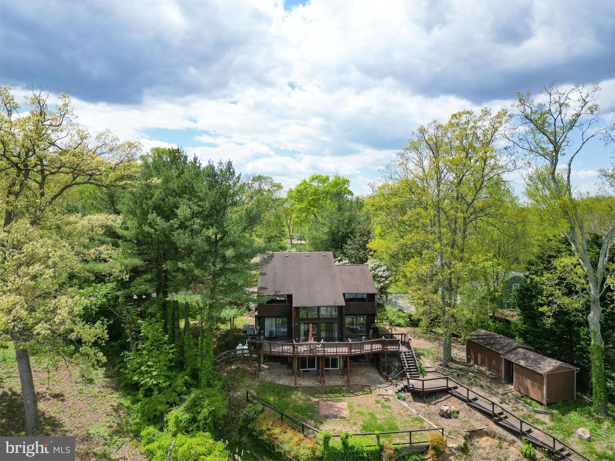 LAKE SHORE - Residential