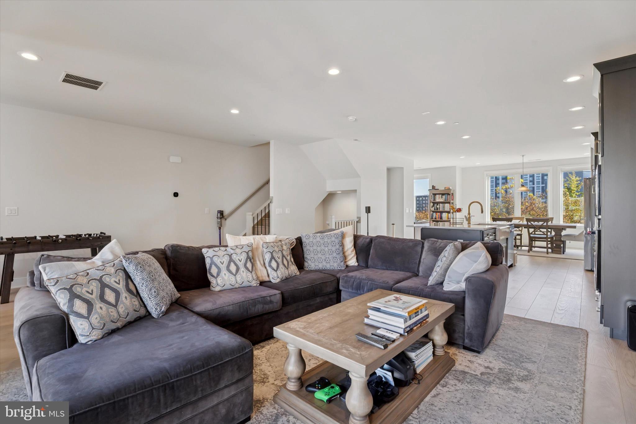 OVERLOOK AT TOWN CENTER - Residential