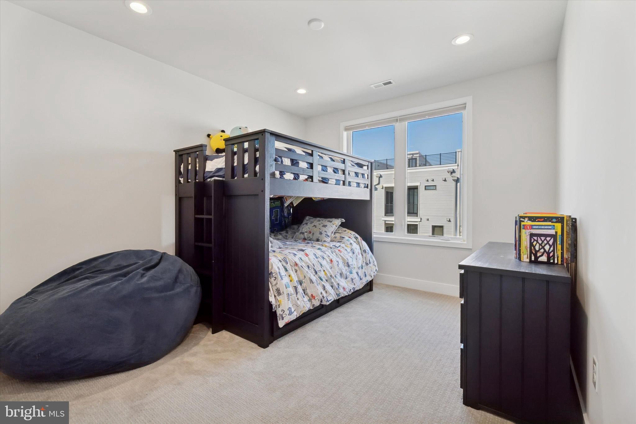 OVERLOOK AT TOWN CENTER - Residential