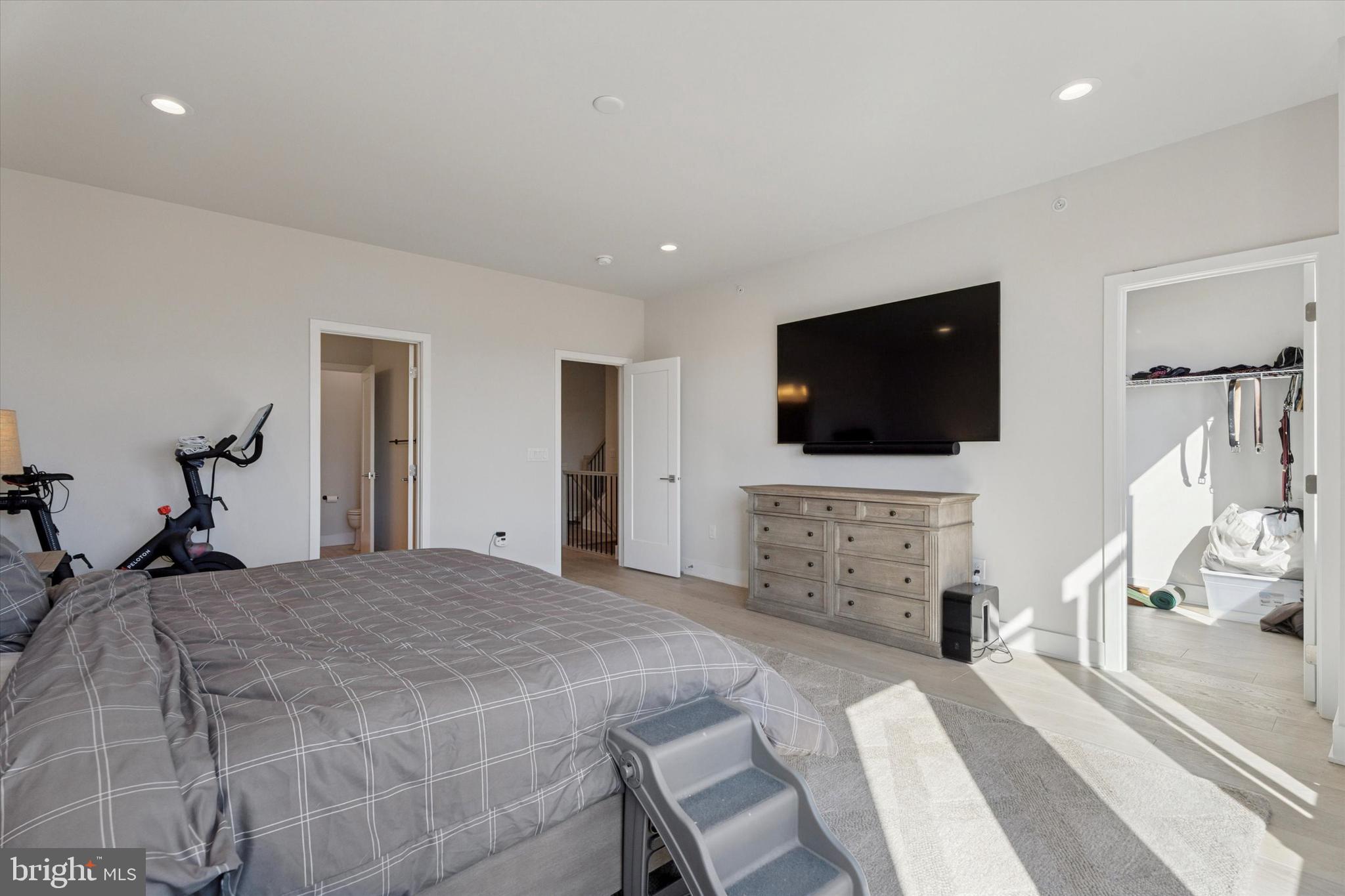 OVERLOOK AT TOWN CENTER - Residential