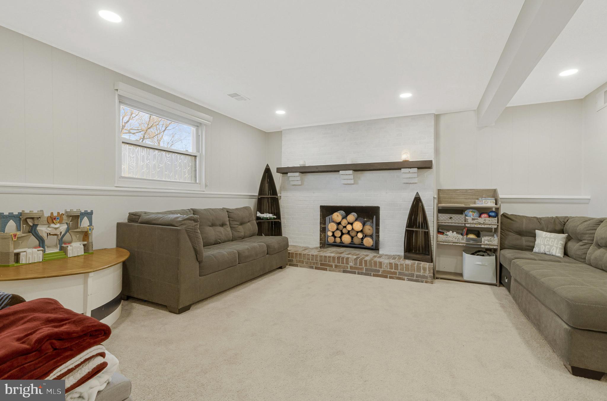 FOX MILL ESTATES - Residential