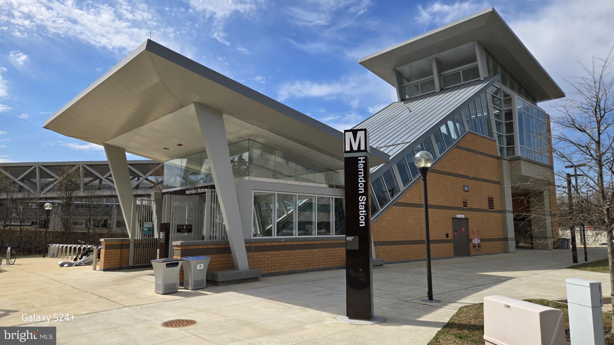 FOX MILL ESTATES - Residential