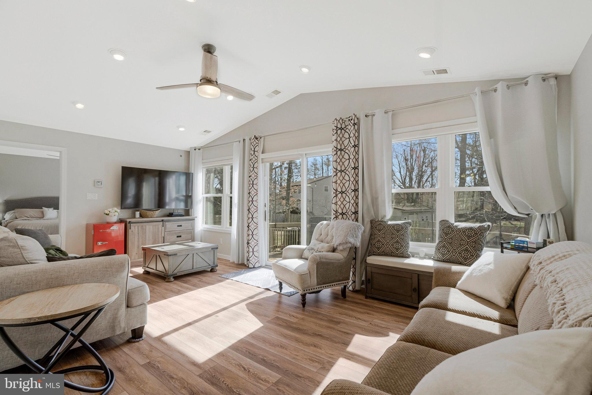 FOX MILL ESTATES - Residential