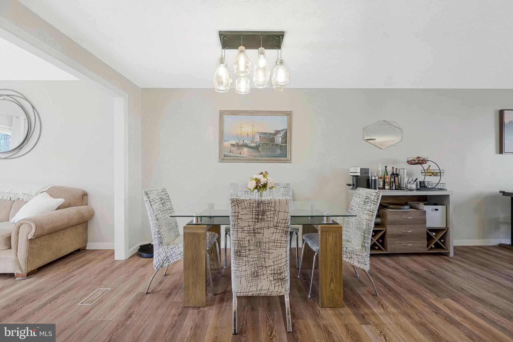 FOX MILL ESTATES - Residential