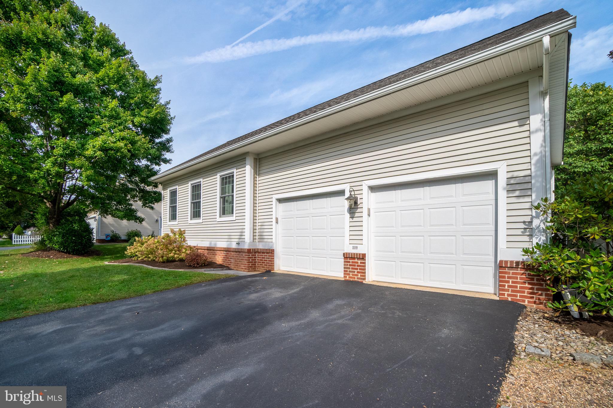 509 FERNCASTLE DRIVE