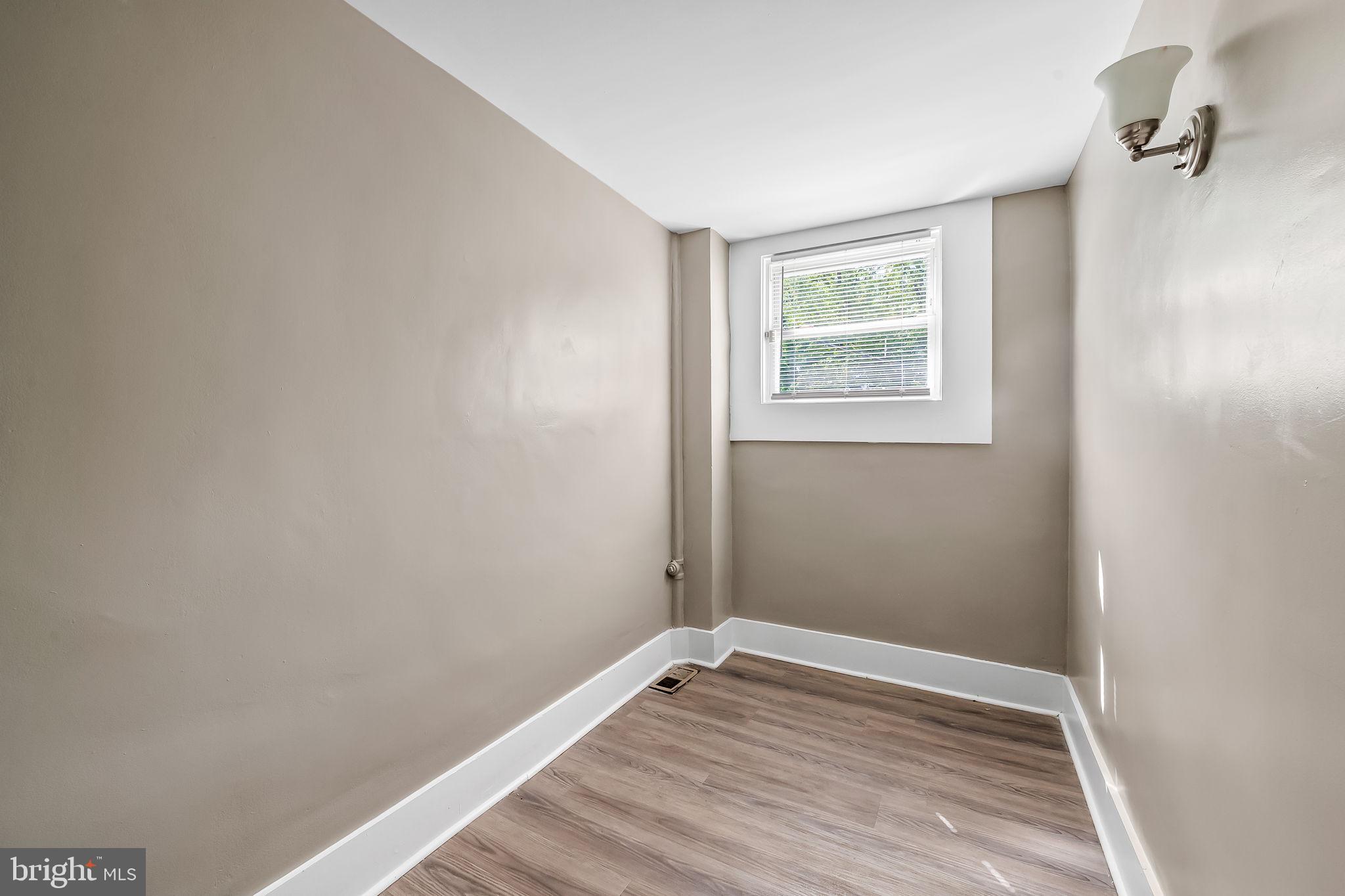 FOUR BY FOUR - Residential