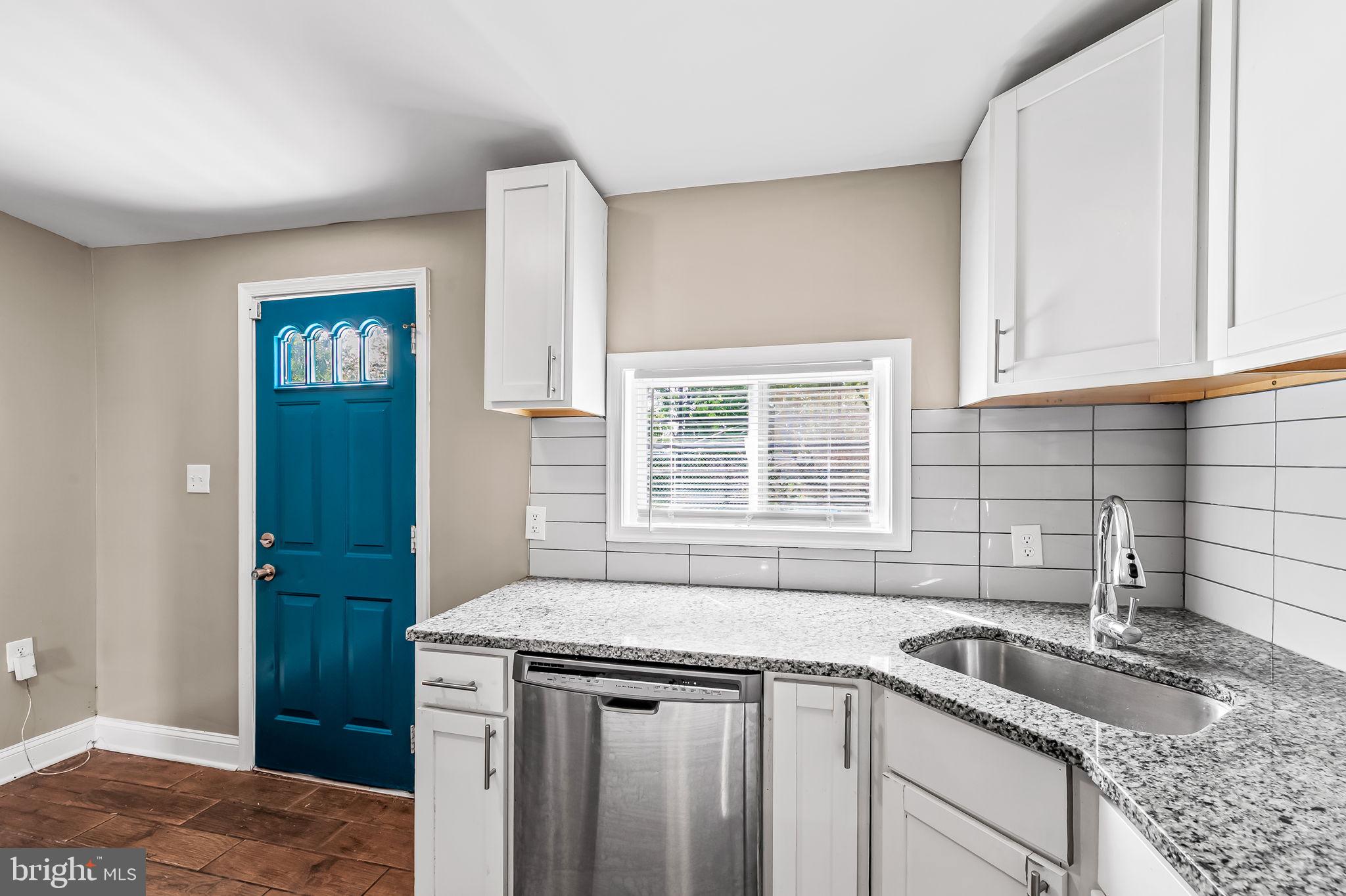 FOUR BY FOUR - Residential