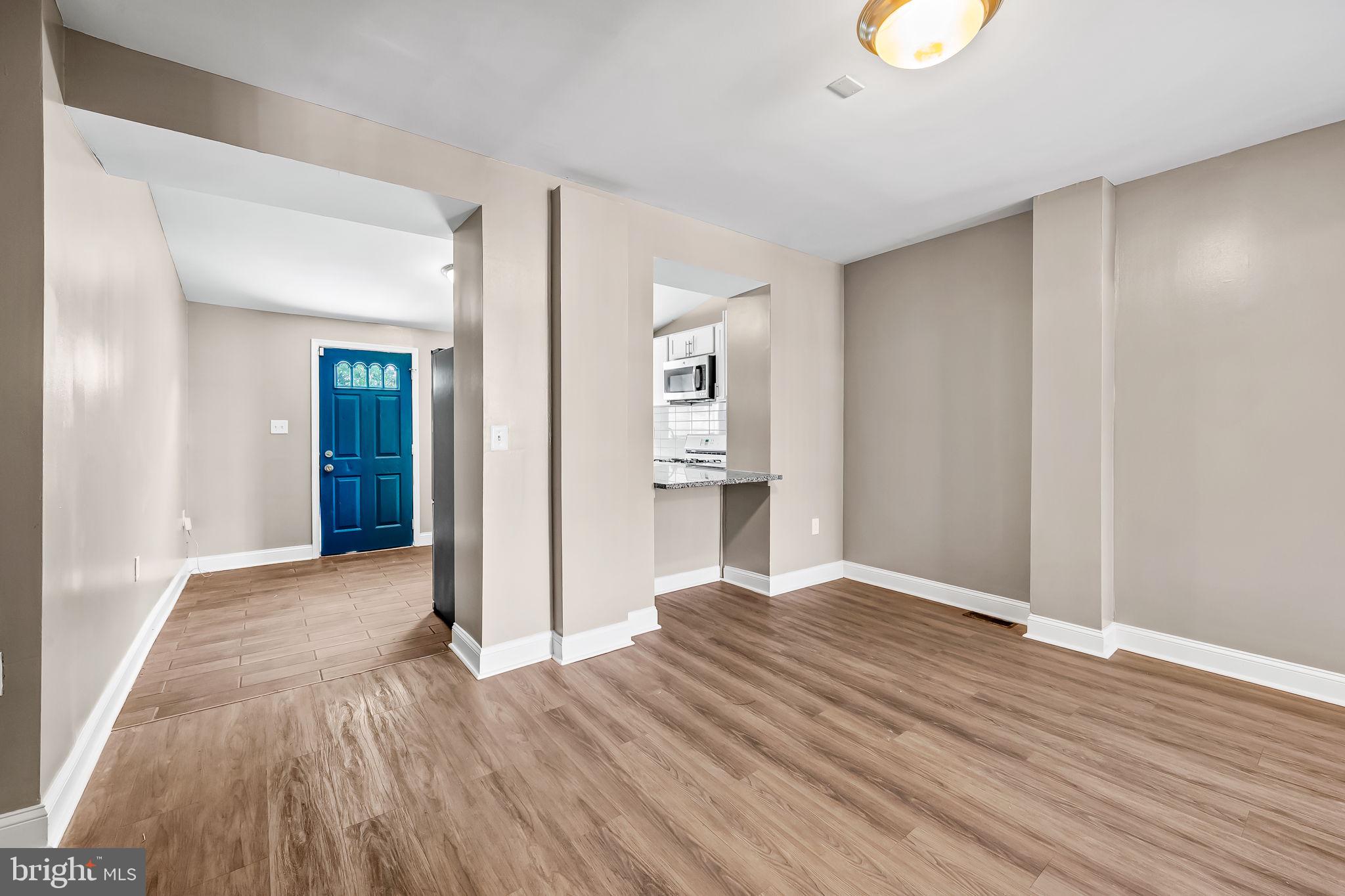 FOUR BY FOUR - Residential