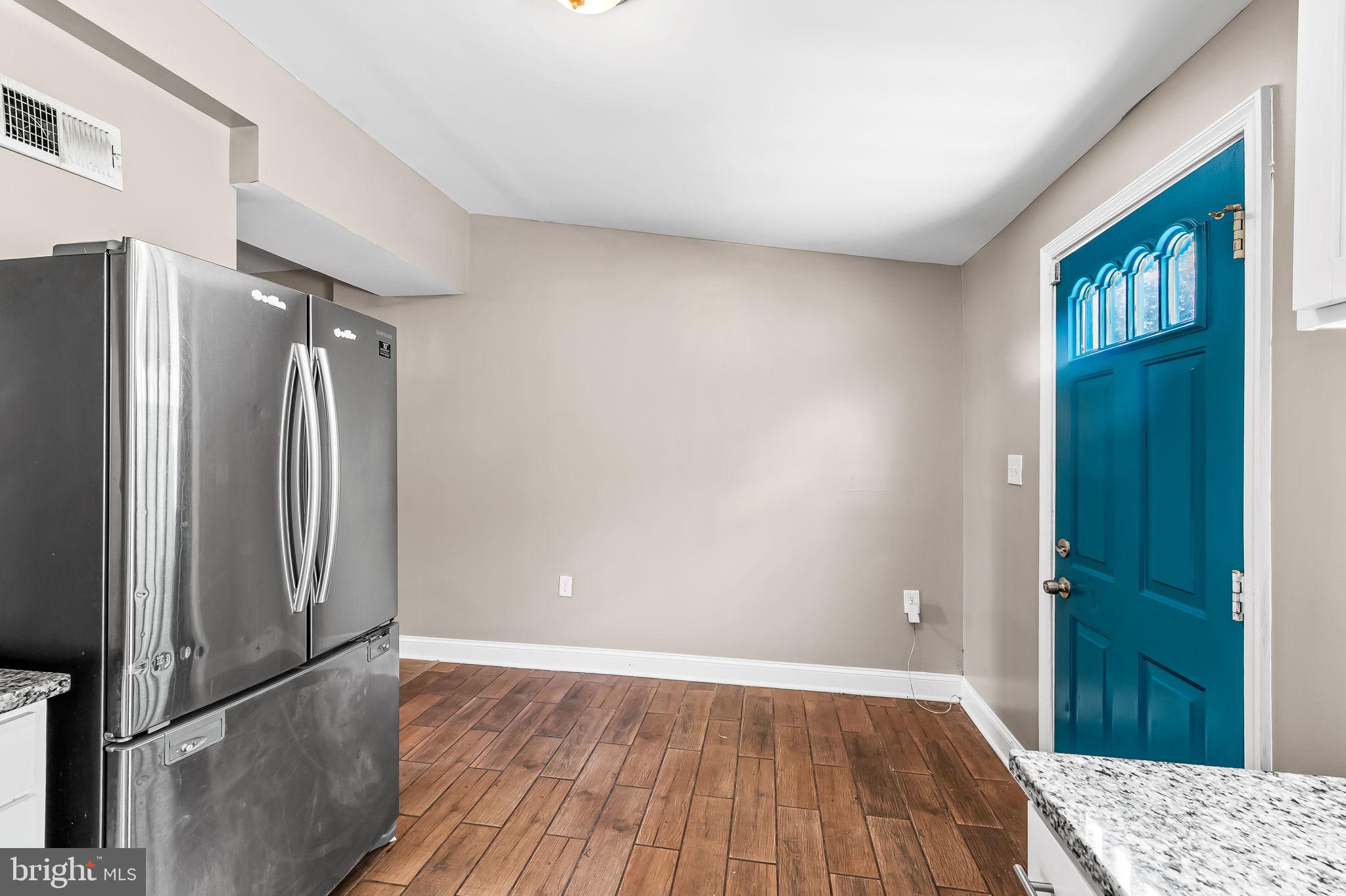 FOUR BY FOUR - Residential