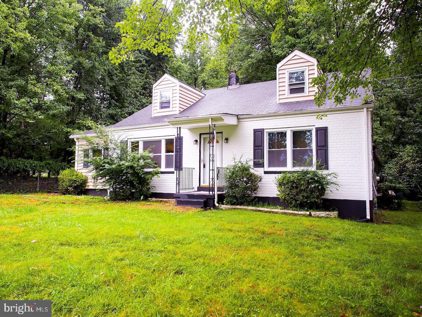 Occupants are seller's relatives and are in process of getting their finance Approve to buy the property with their own Agent.