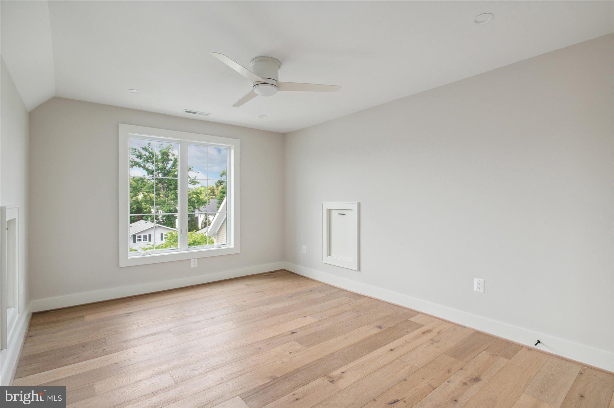 LYON PARK - Residential