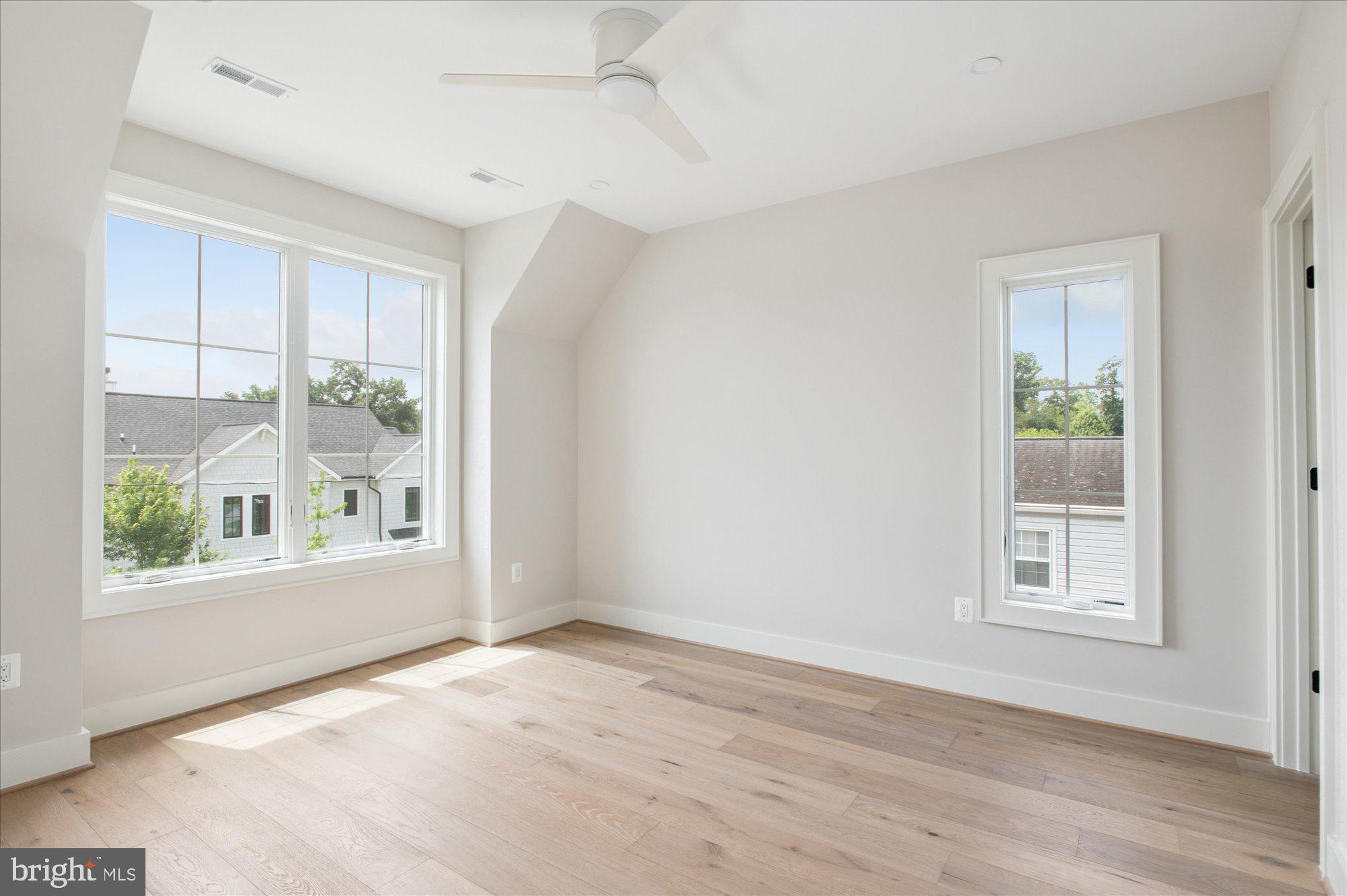 LYON PARK - Residential