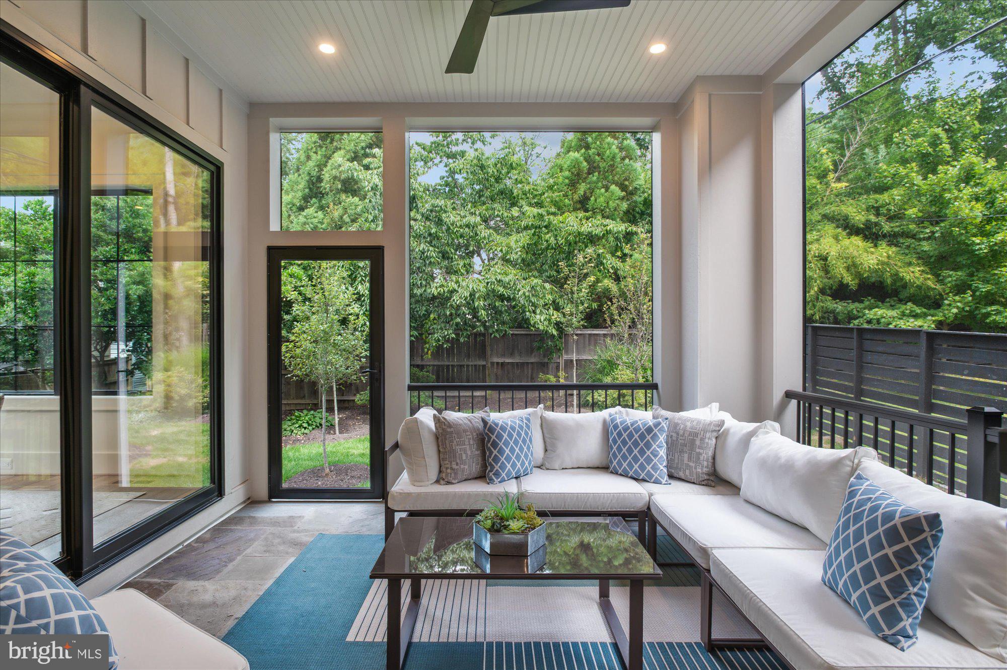 LYON PARK - Residential