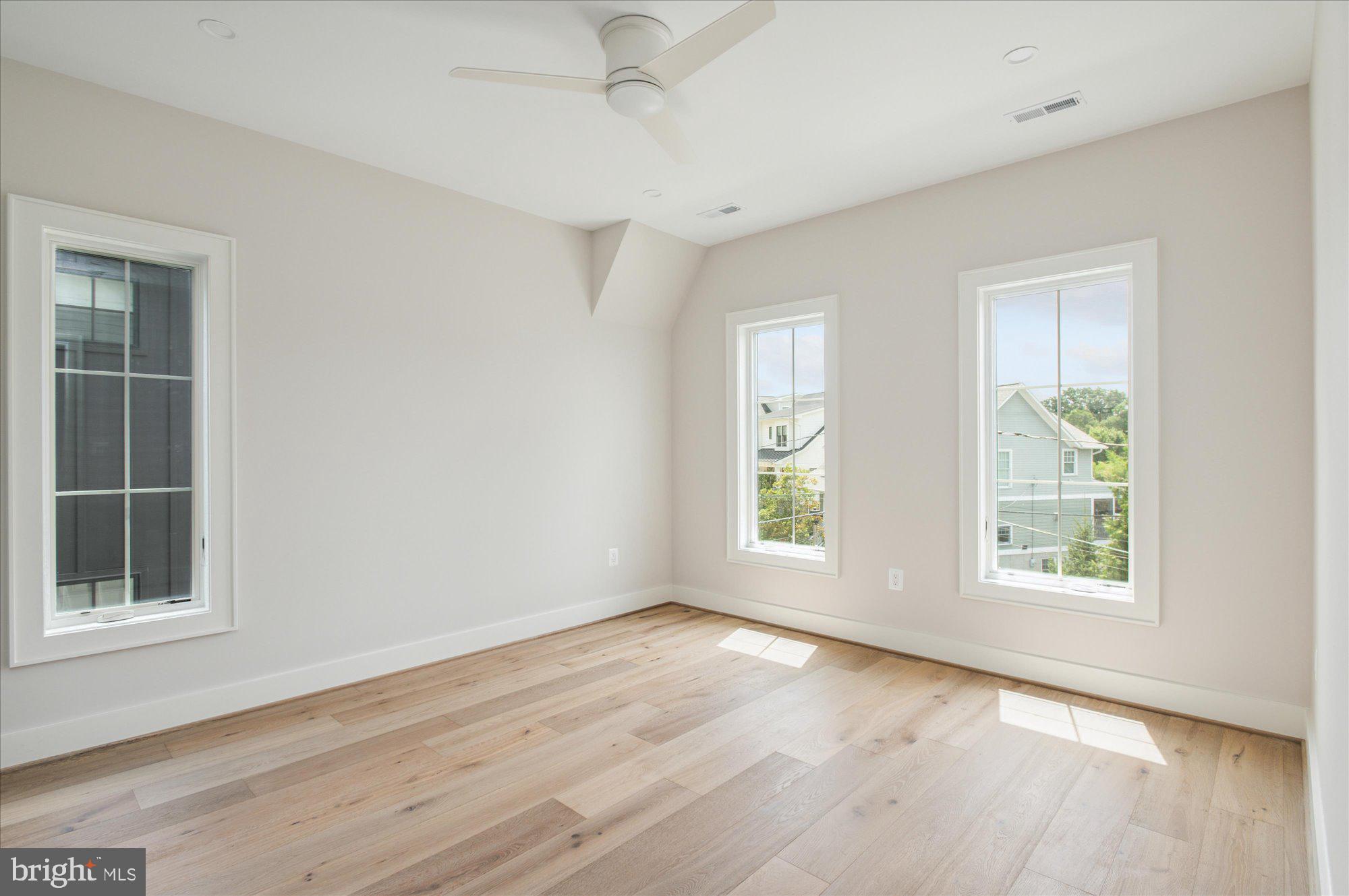 LYON PARK - Residential