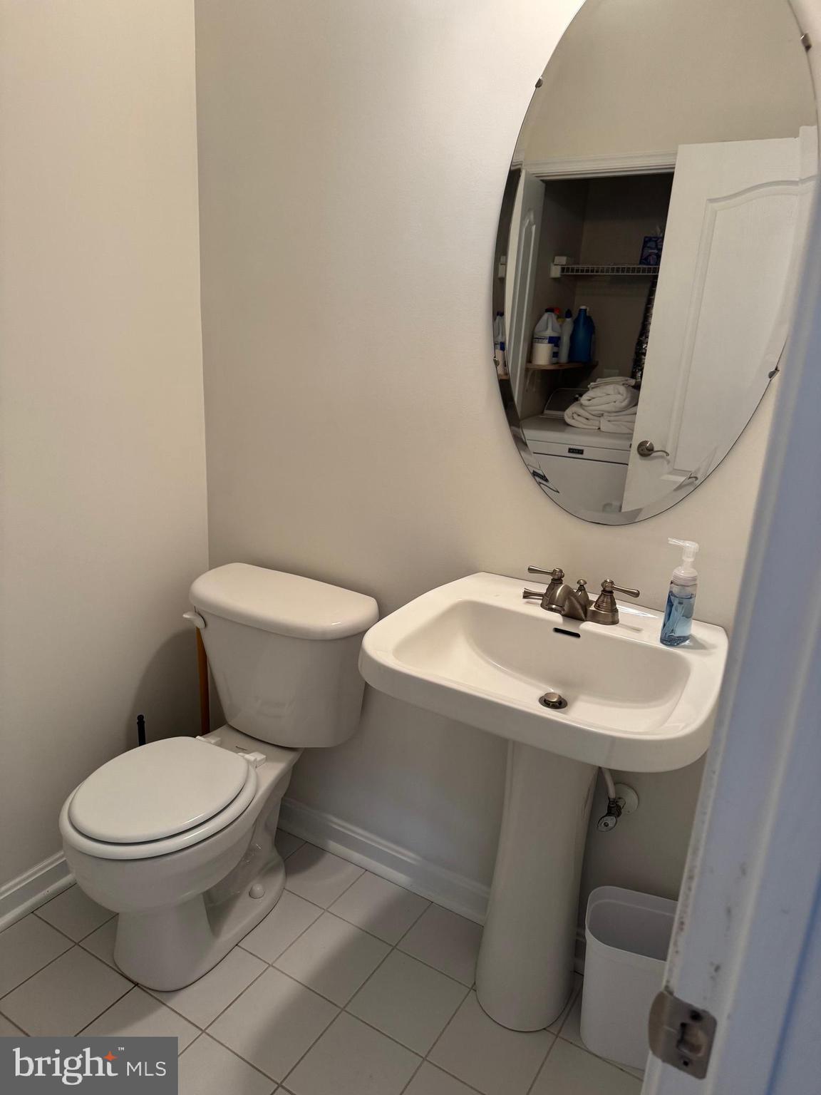 OYSTER BAY CONDOMINIUMS - Residential Lease