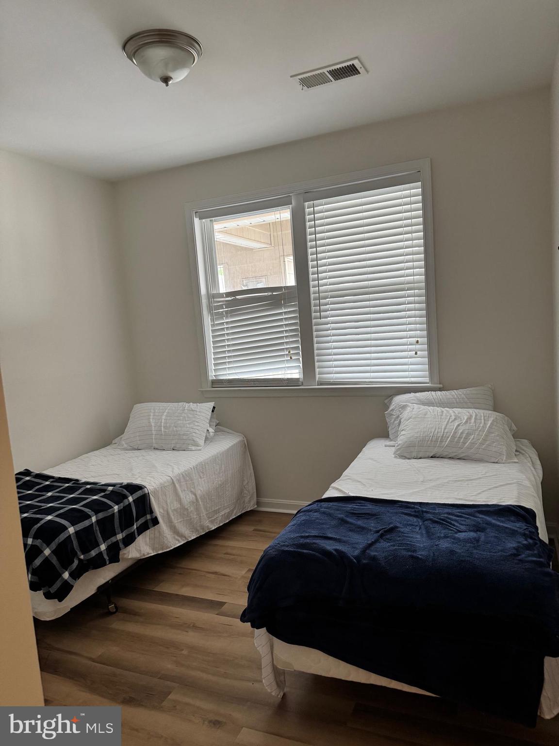 OYSTER BAY CONDOMINIUMS - Residential Lease