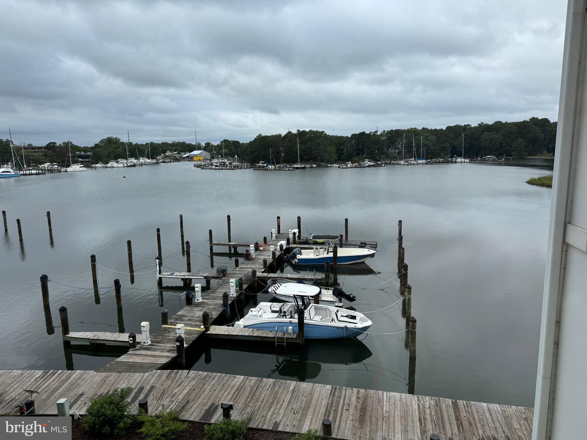 OYSTER BAY CONDOMINIUMS - Residential Lease