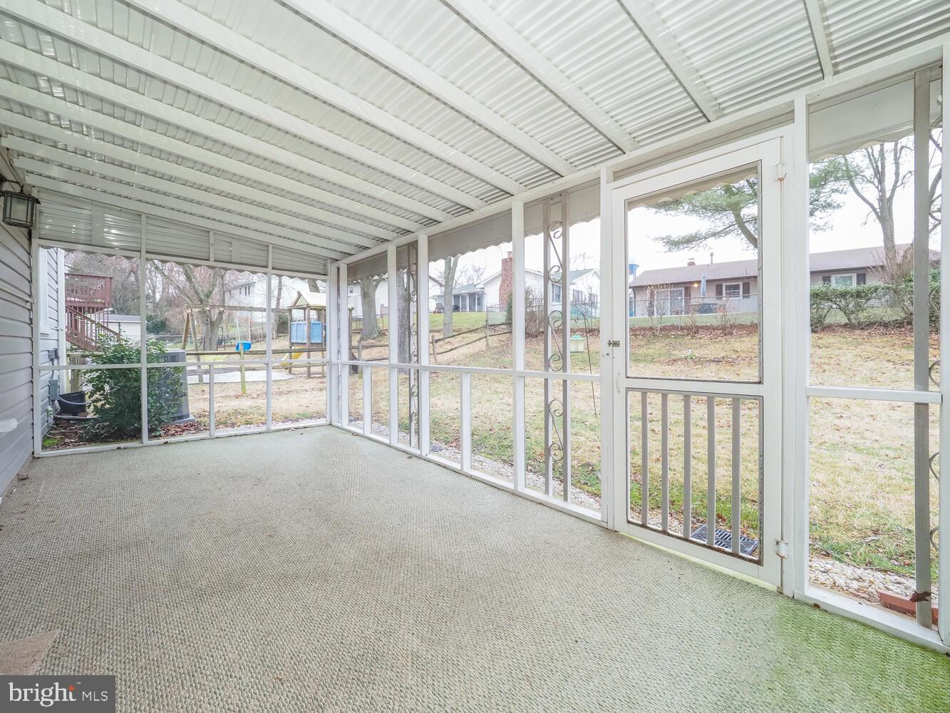 THE PROVINCES - Residential