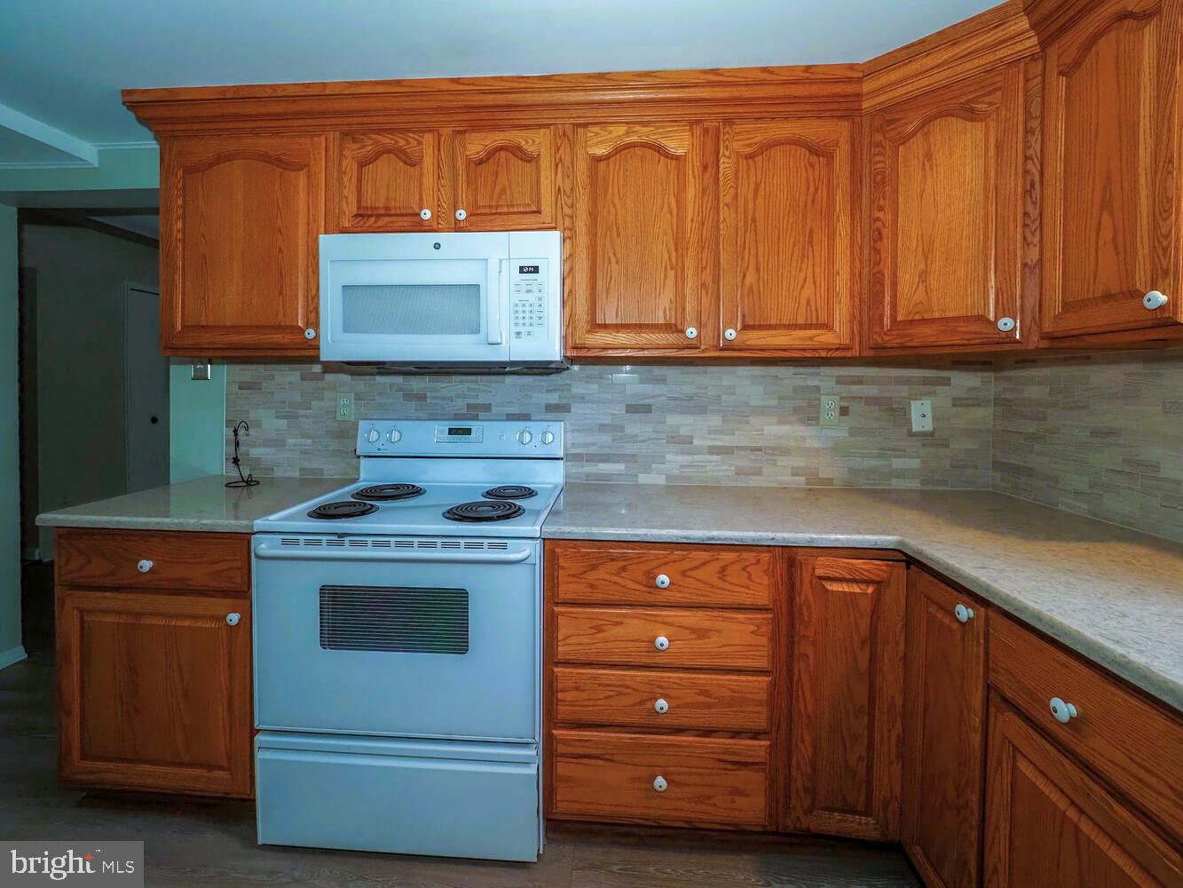 THE PROVINCES - Residential