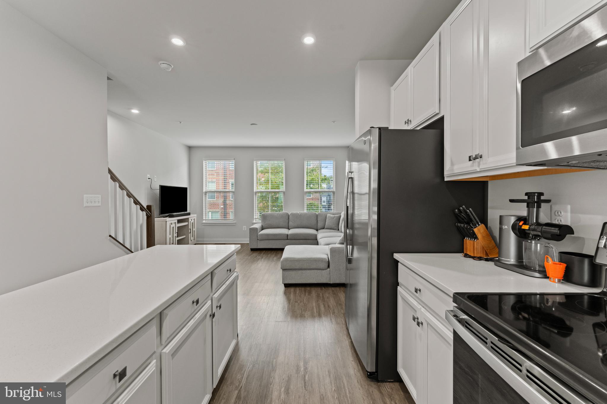 OLDHAM CROSSING - Residential Lease