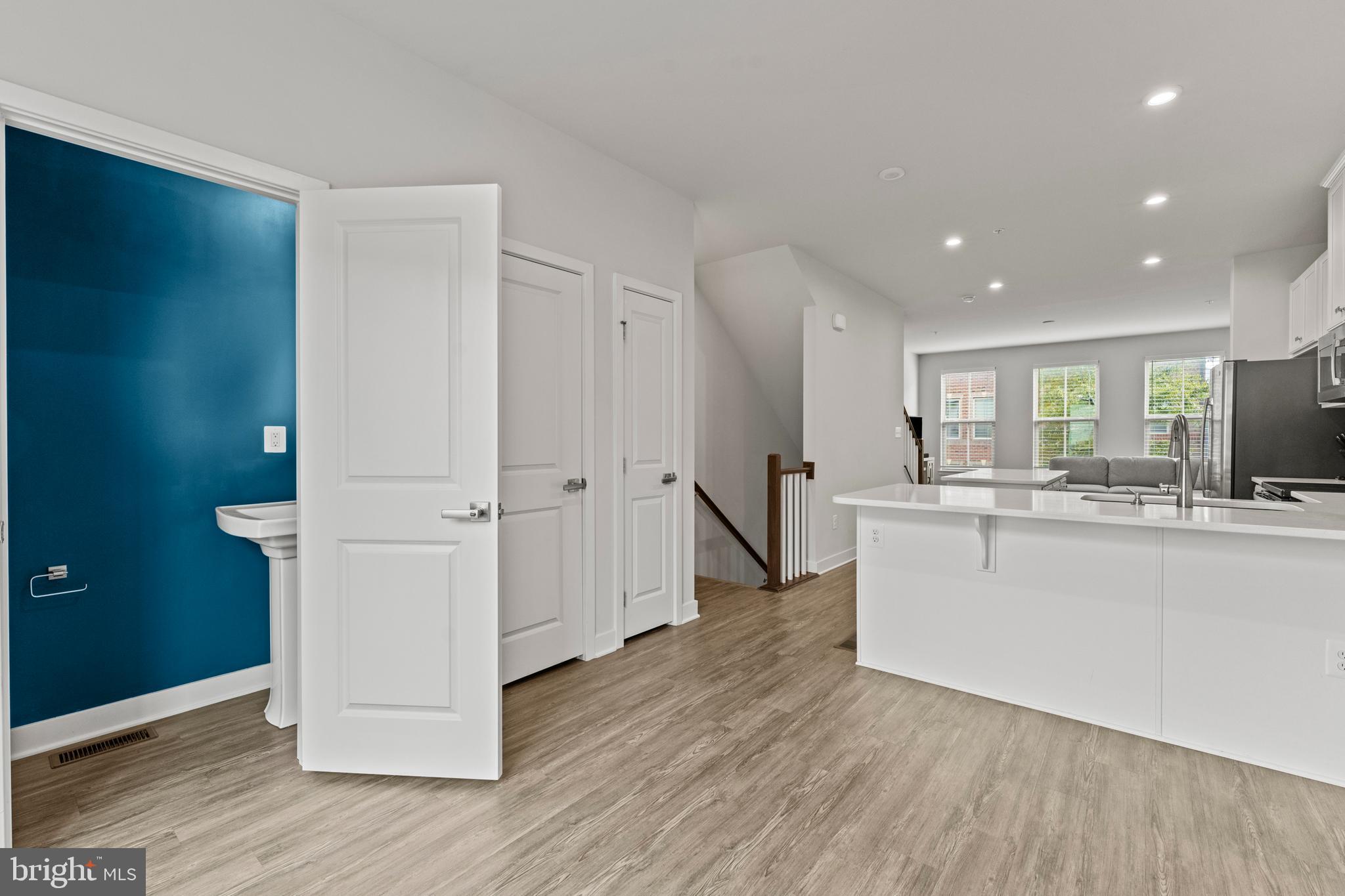 OLDHAM CROSSING - Residential Lease