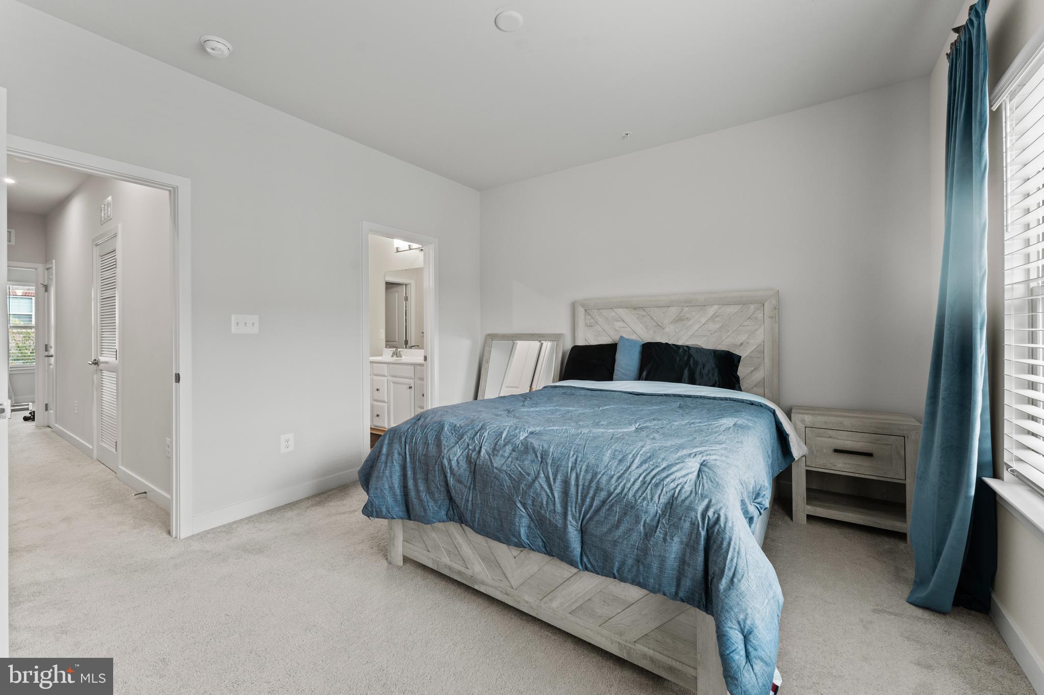 OLDHAM CROSSING - Residential Lease