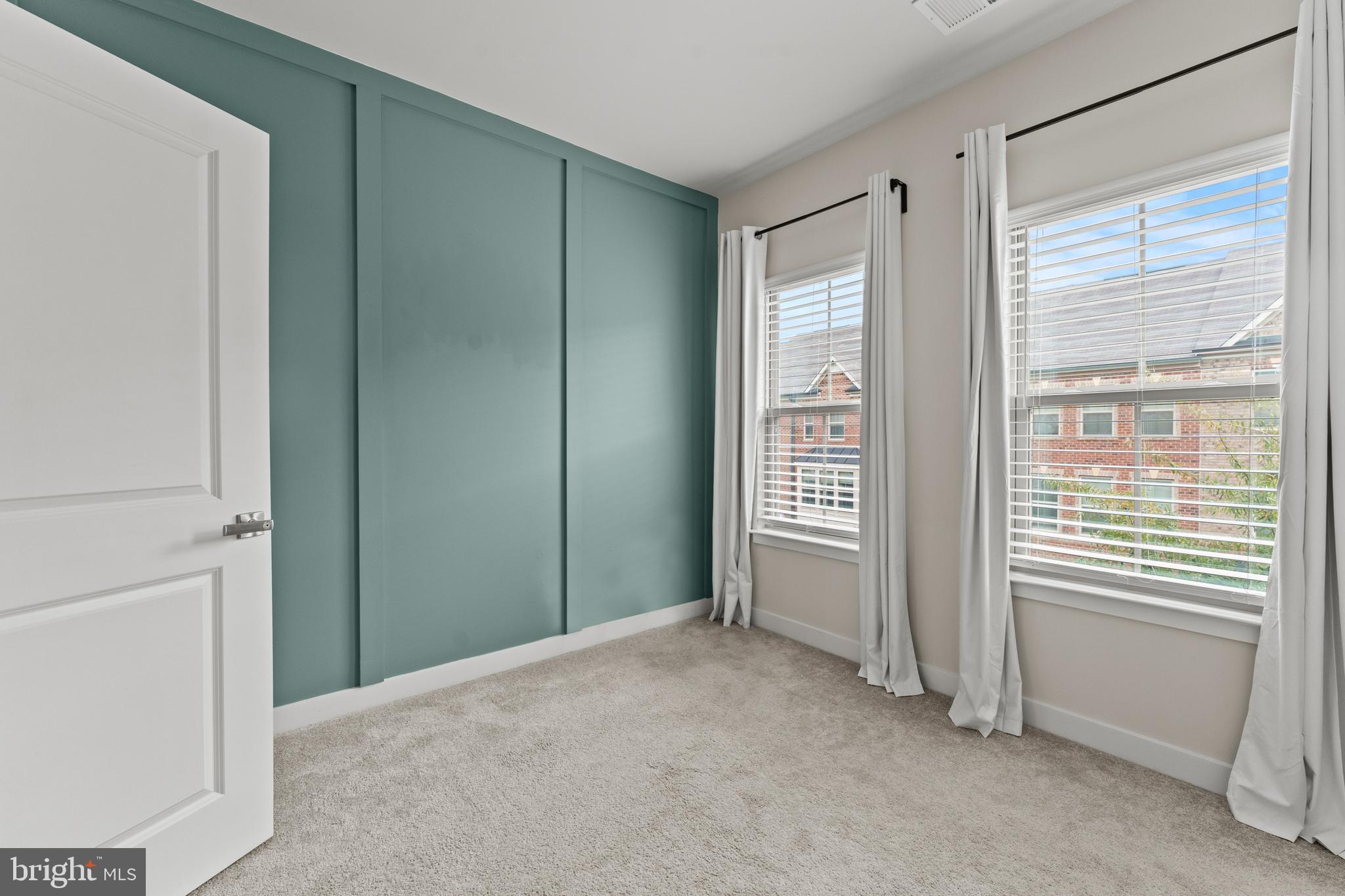 OLDHAM CROSSING - Residential Lease