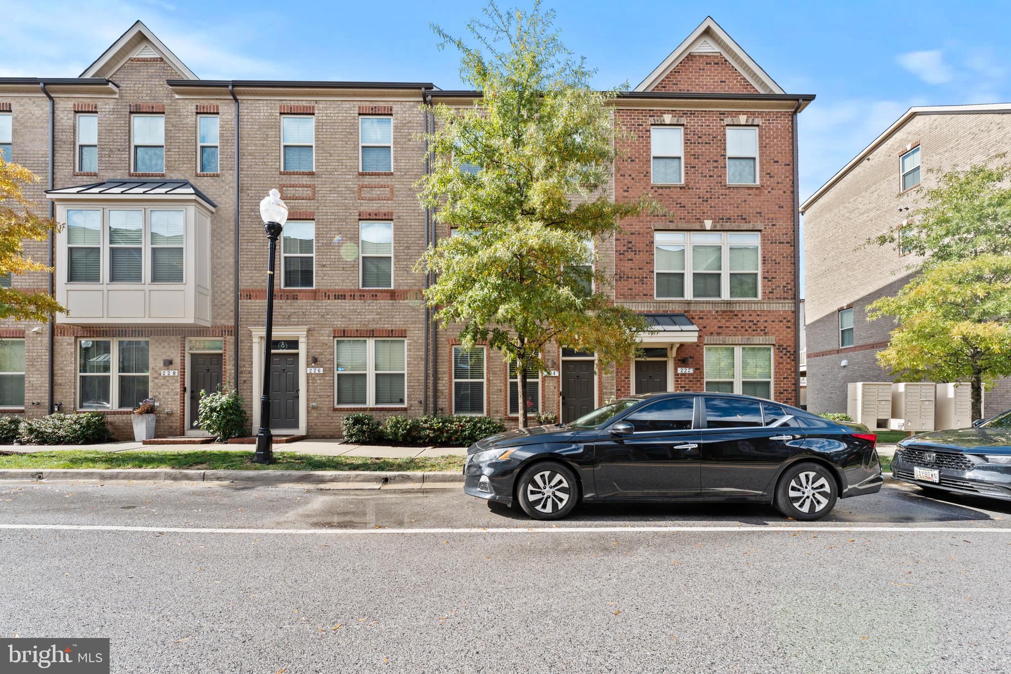 OLDHAM CROSSING - Residential Lease