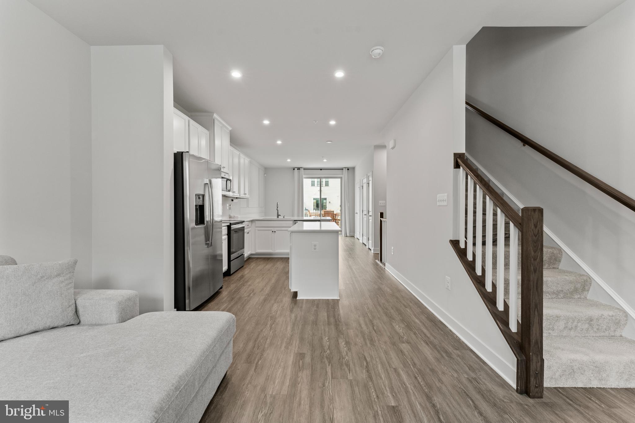 OLDHAM CROSSING - Residential Lease